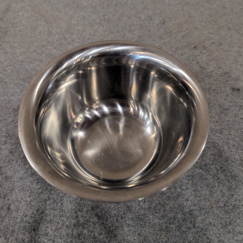 Oneida 18/8 Stainless Steel Small Footed Bowl Crafted in Japan Polished Silver - Picture 4 of 7